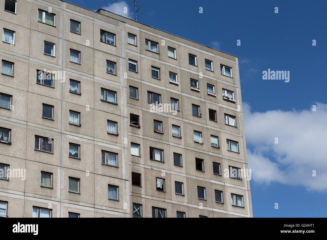 La façade de l'immeuble, ancienne RDA - Plattenbau Berlin Banque D'Images