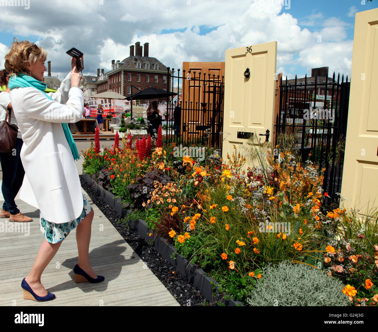 Julie Etchingham, Patron de l'Esclavage Moderne jardin capture dans l'appareil photo Banque D'Images