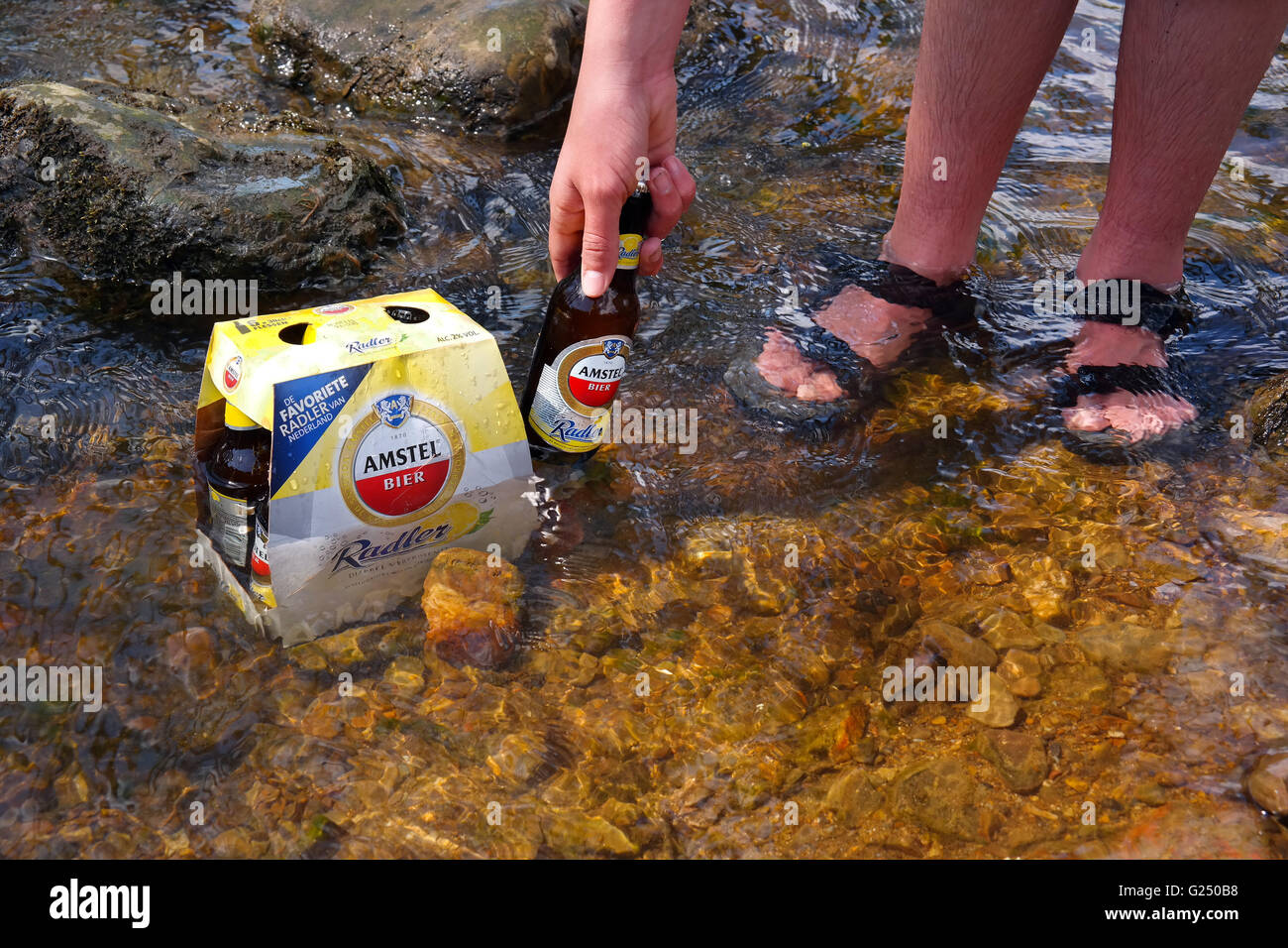 La biere dans un ruisseau Banque D'Images