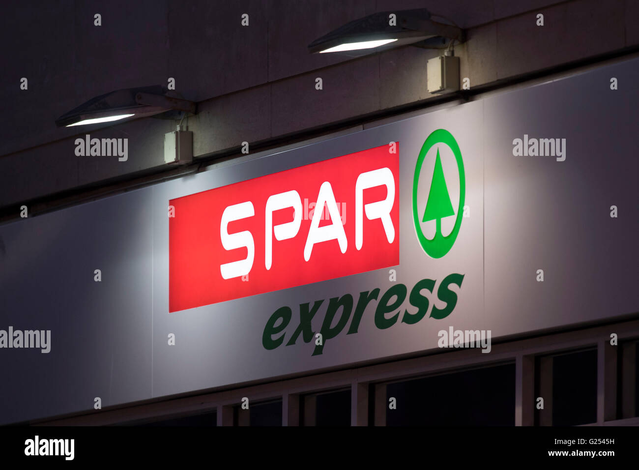 Spar Express store boutique sign logo. Banque D'Images