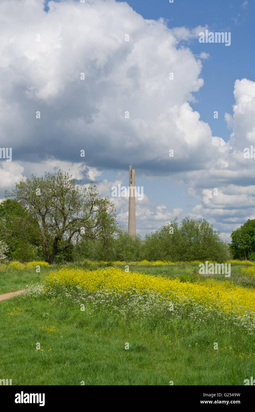 La tour de levage, connu localement comme le phare de Northampton, terme inventé par feu Sir Terry Wogan. Banque D'Images