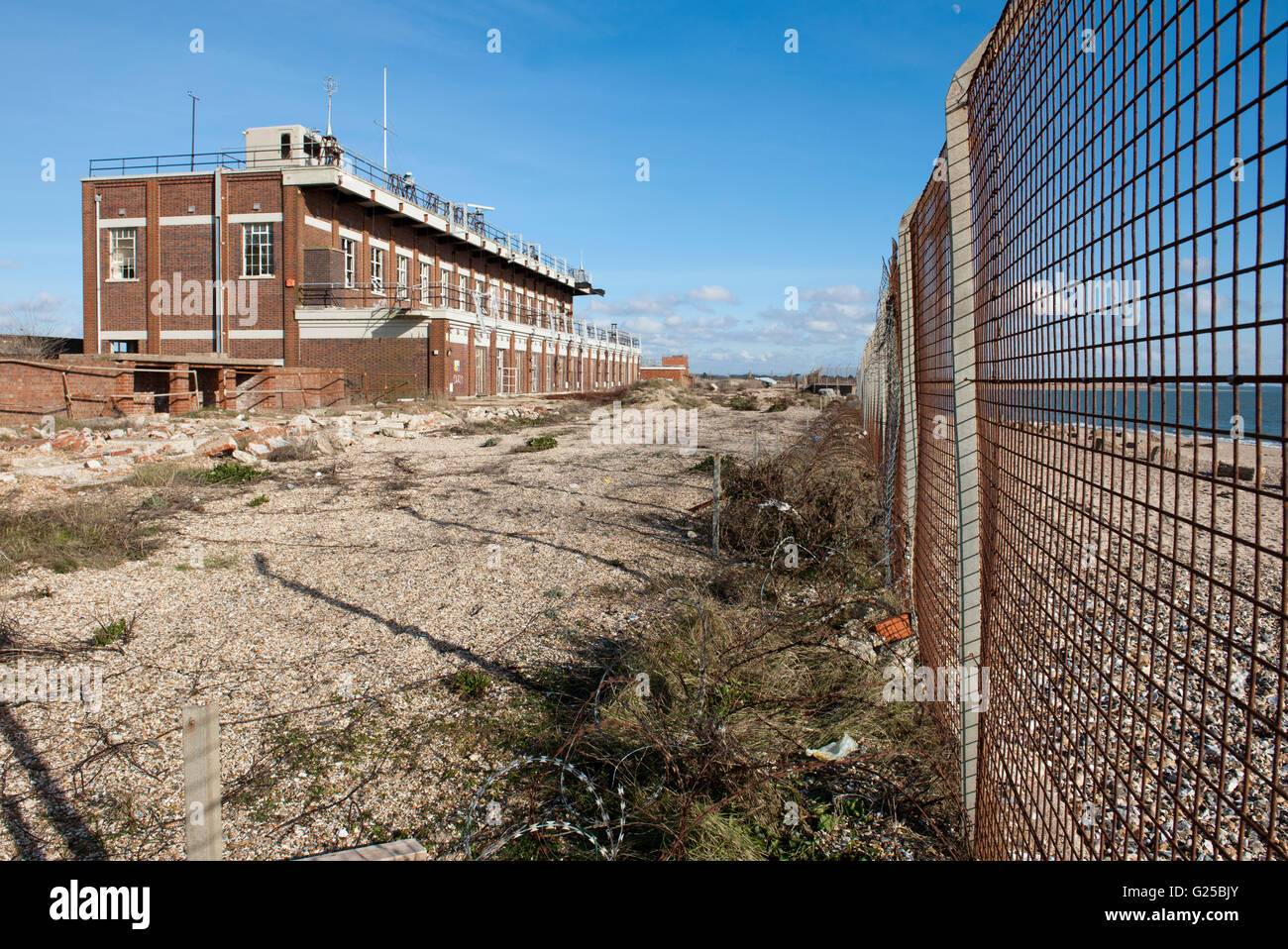 MOD abandonné bien à Eastney rivage, Fraser (bâtiments) Plage de Portsmouth, Hampshire. Angleterre, Royaume-Uni Banque D'Images