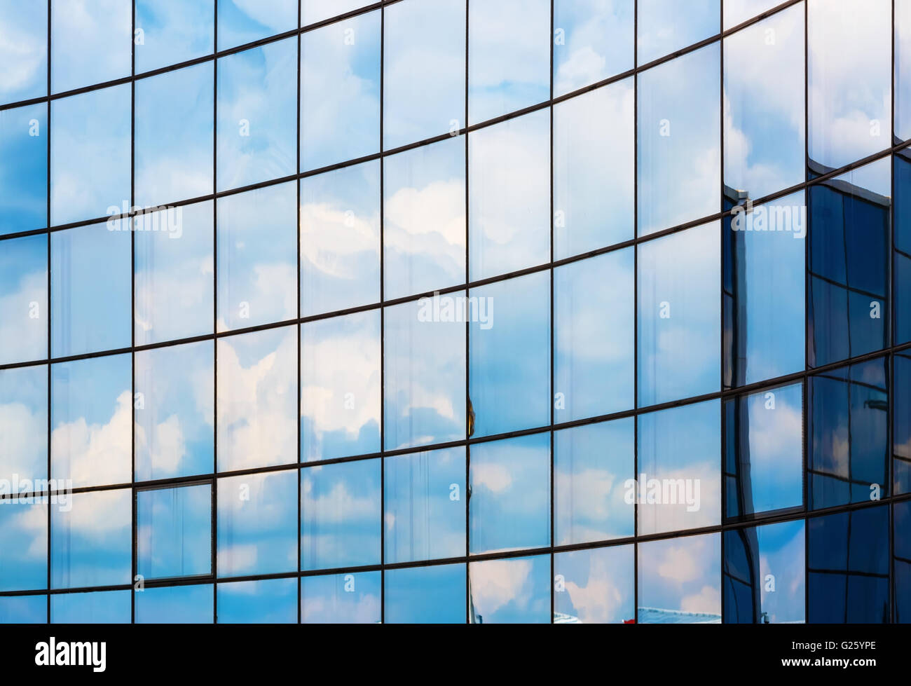 Façade d'un immeuble de bureaux modernes Banque D'Images