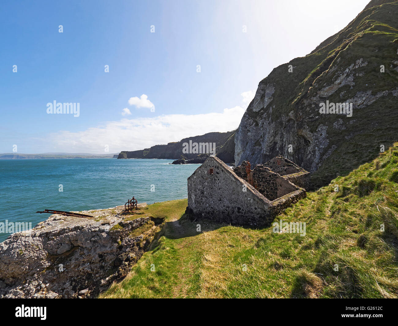 Kinbane Head sur l'Ulster Way Route Côtière Causeway et le comté d'Antrim en Irlande du Nord Banque D'Images