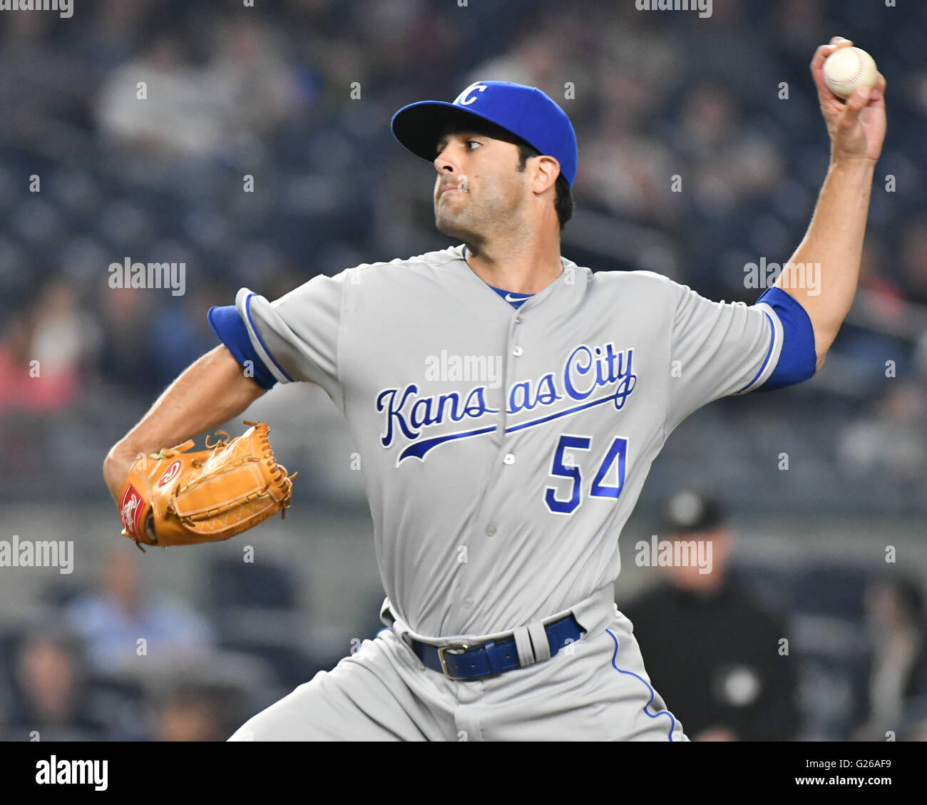 Le Bronx, NY, USA. 12 mai, 2016. Scott Alexander (Royals), 12 mai 2016 - MLB : Scott Alexander des Royals de Kansas City de la Ligue majeure de baseball pendant les match au Yankee Stadium dans le Bronx, NY, USA. © Hiroaki Yamaguchi/AFLO/Alamy Live News Banque D'Images