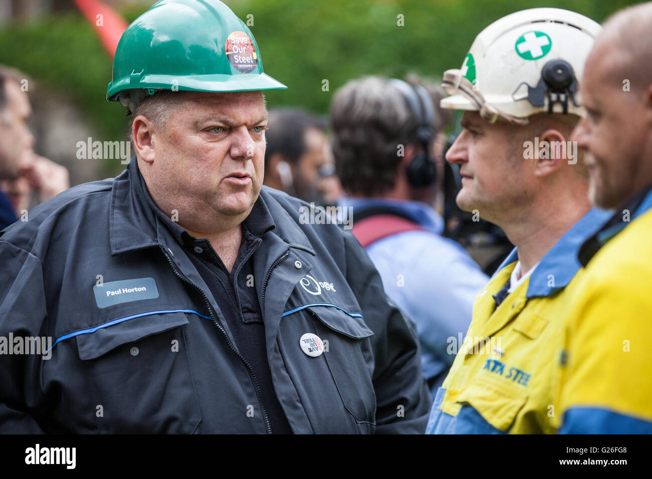 Londres, Royaume-Uni. 25 mai, 2016. Les métallos en dehors du Parlement de maintenir la pression sur Tata et le gouvernement pour sauver l'industrie de l'acier. Credit : Mark Kerrison/Alamy Live News Banque D'Images