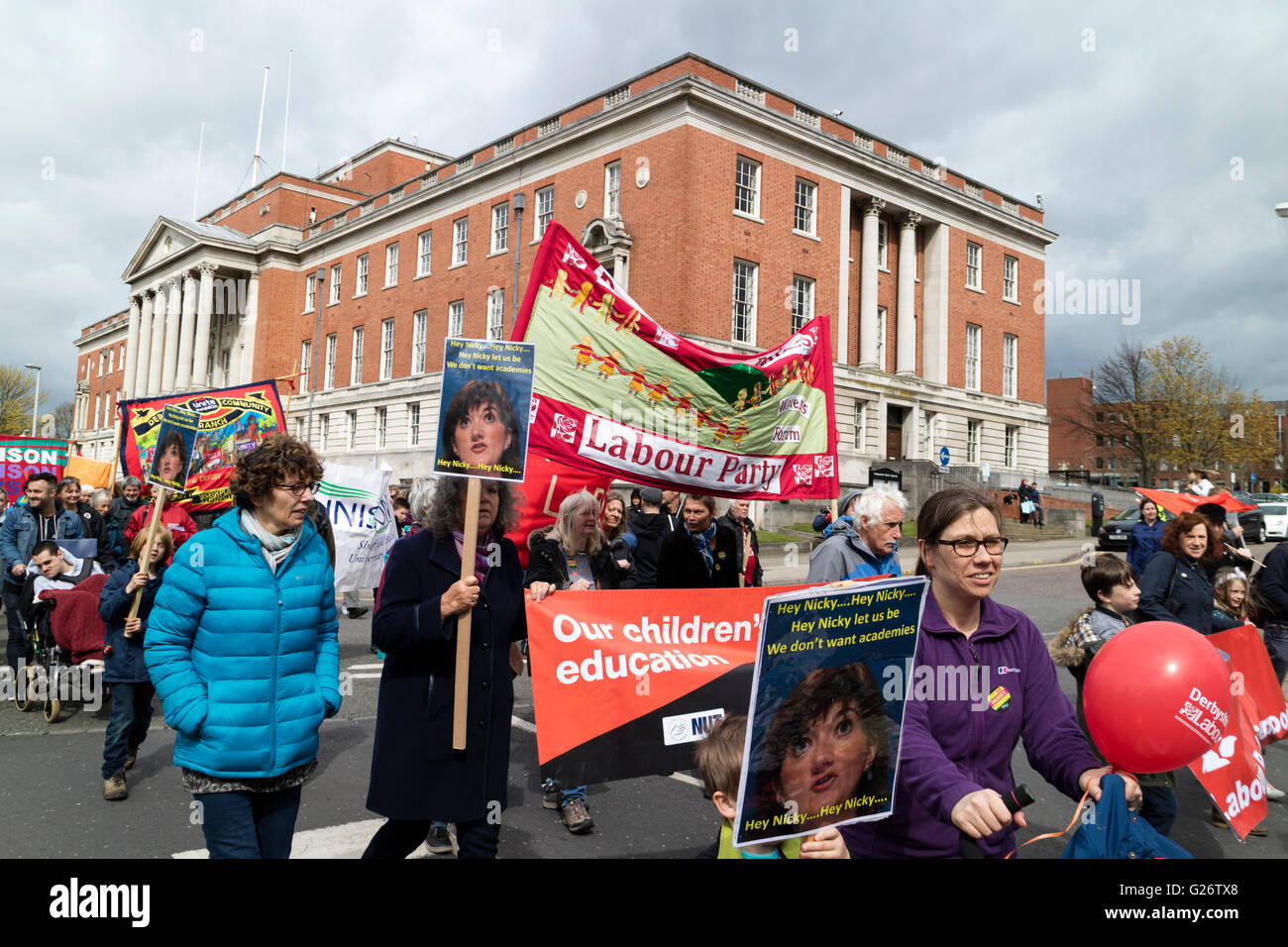 Chesterfield Derbyshire peut annuelle du travail jour/mars rally à travers des rues de l'Angleterre Banque D'Images