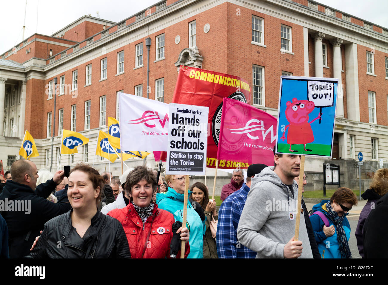 Chesterfield Derbyshire peut annuelle du travail jour/mars rally à travers des rues de l'Angleterre Banque D'Images