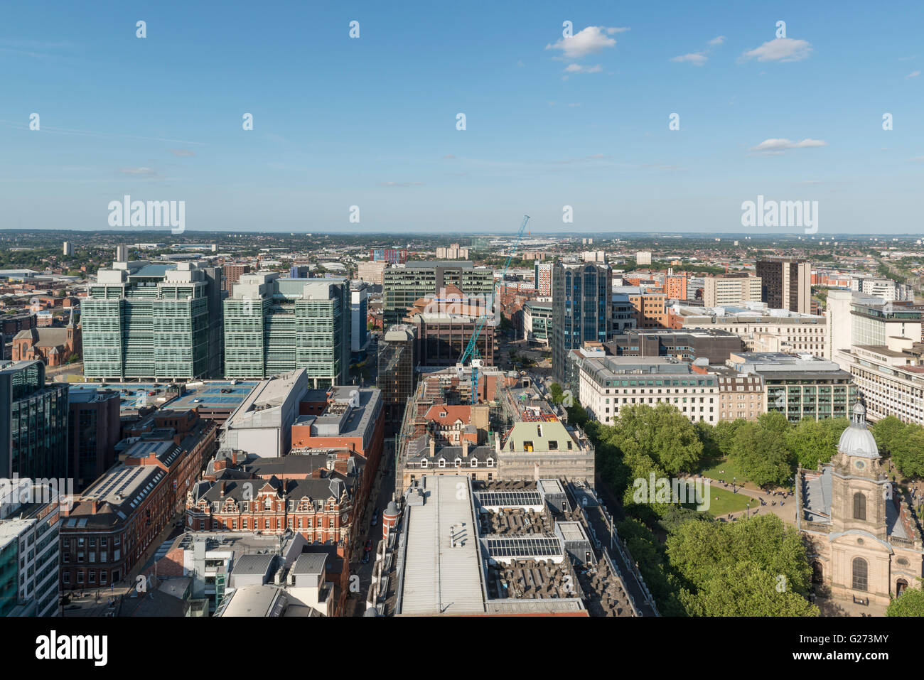 Photographie aérienne du centre-ville de Birmingham, Angleterre. Bureaux de Snowhill et cathédrale Saint-Phillips Banque D'Images