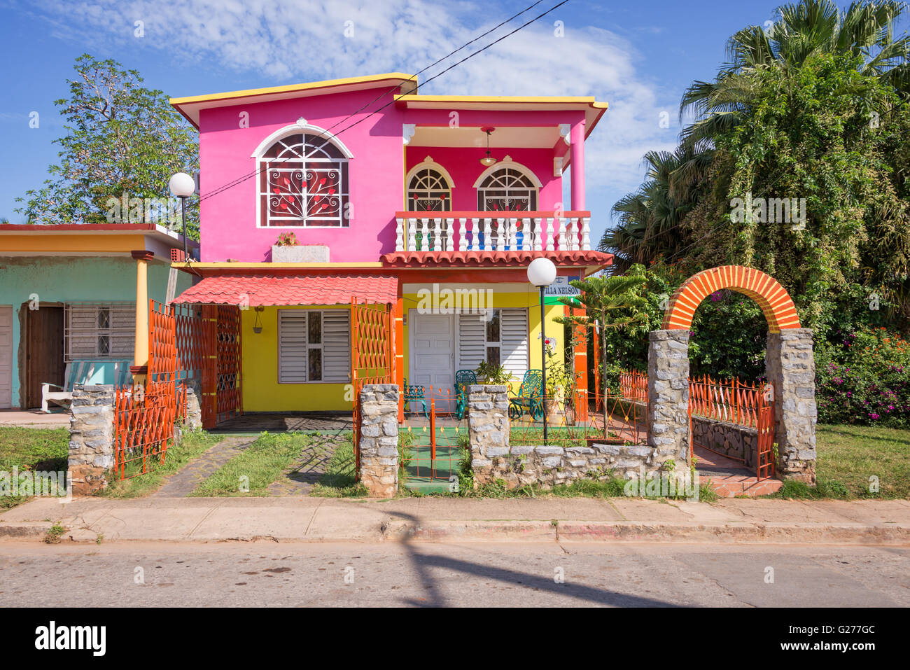 Maison colorée à Cuba, Vinales Banque D'Images