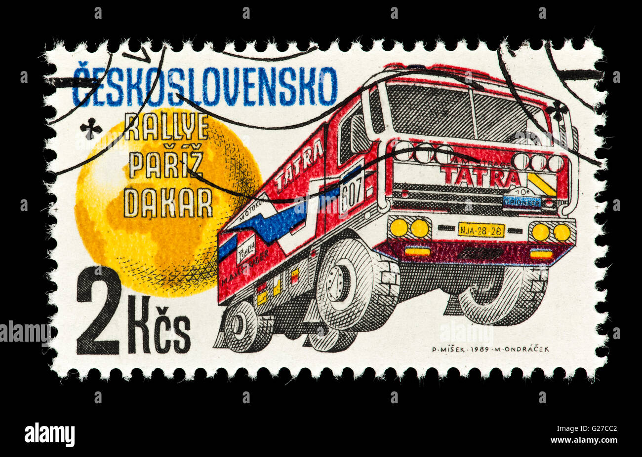 Timbre-poste de la Tchécoslovaquie représentant un camion Tatra Motokov, émis pour le rallye Paris-Dakar. Banque D'Images