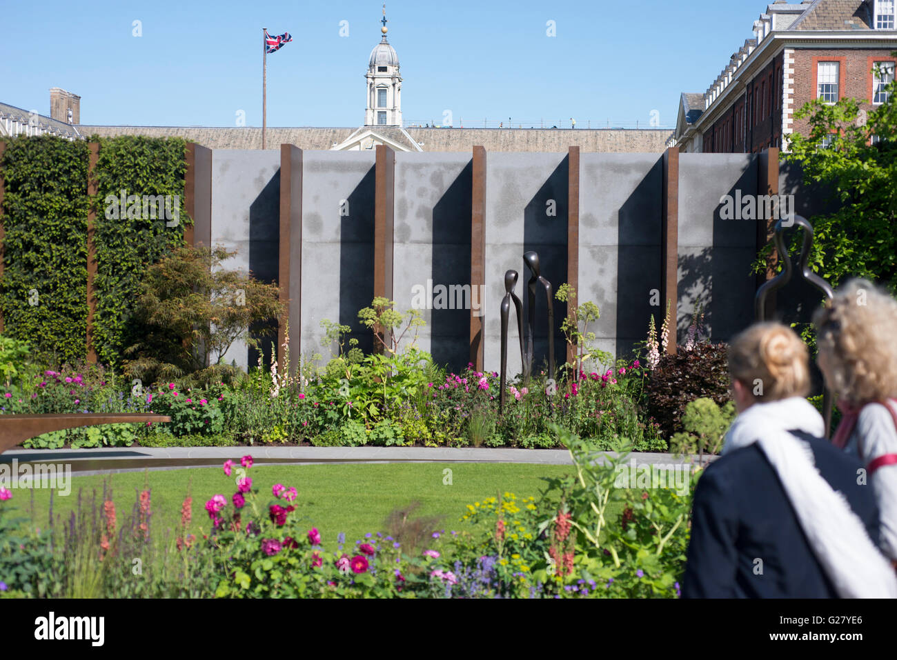 RHS Chelsea Flower Show 2016, le Chelsea Barracks, concepteur de jardin Jo Thompson, qui a remporté la médaille d'or show garden Banque D'Images