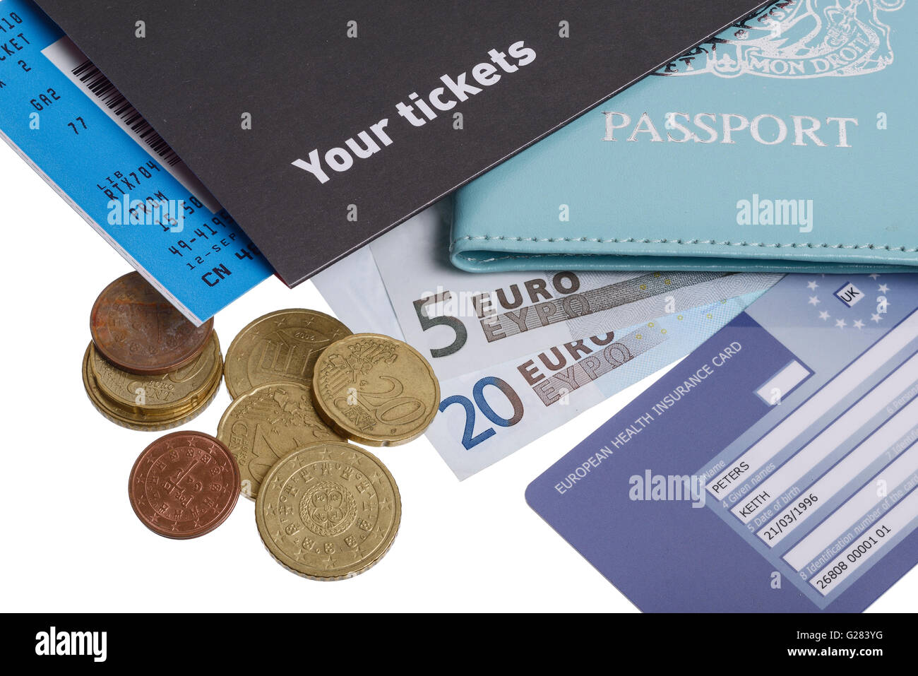 Maison de l'Euro de l'argent avec un passeport et un billet et carte d'assurance maladie Banque D'Images
