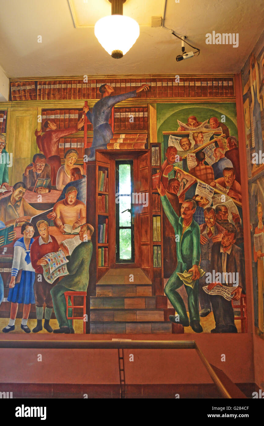 San Francisco : les intérieurs de la Coit Tower avec peintures murales créées par différents artistes, achevée en 1934 et autorisée en tant qu'œuvre d'art public Banque D'Images
