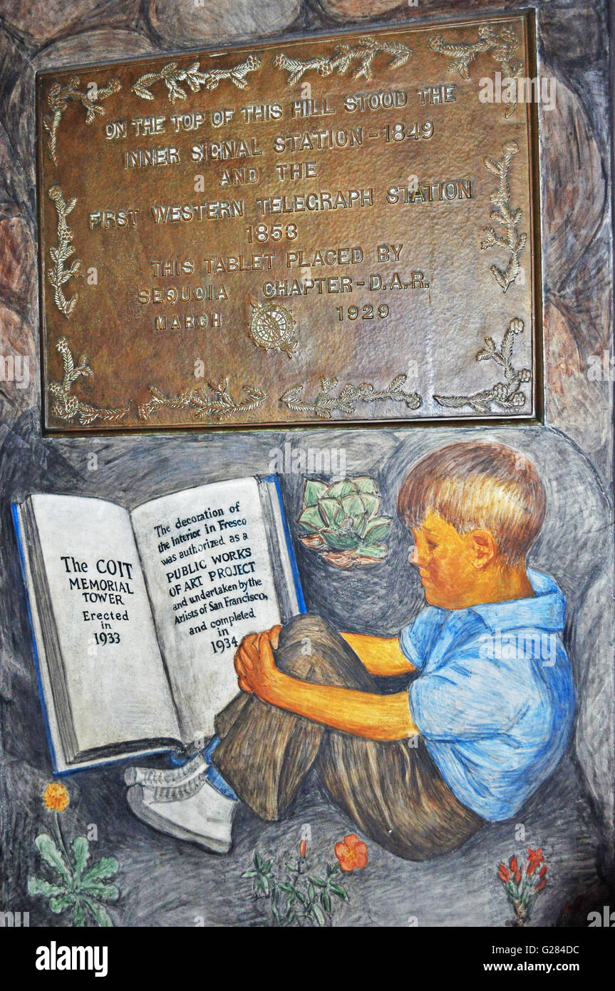 San Francisco : les intérieurs de la Coit Tower avec peintures murales créées par différents artistes, achevée en 1934 et autorisée en tant qu'œuvre d'art public Banque D'Images