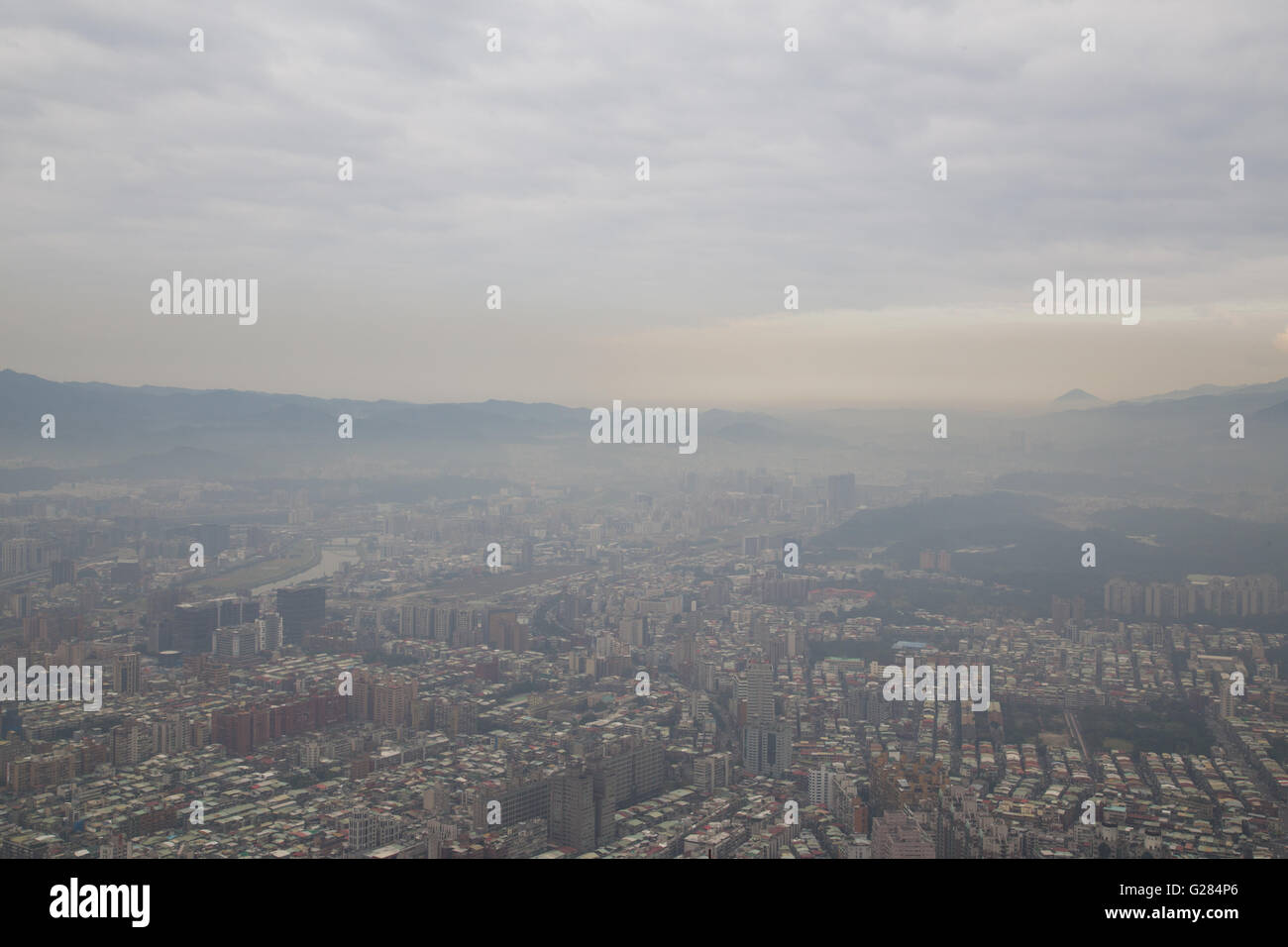 Plus de smog Taipei comme vu de la tour Taipei 101 à Taiwan. Banque D'Images