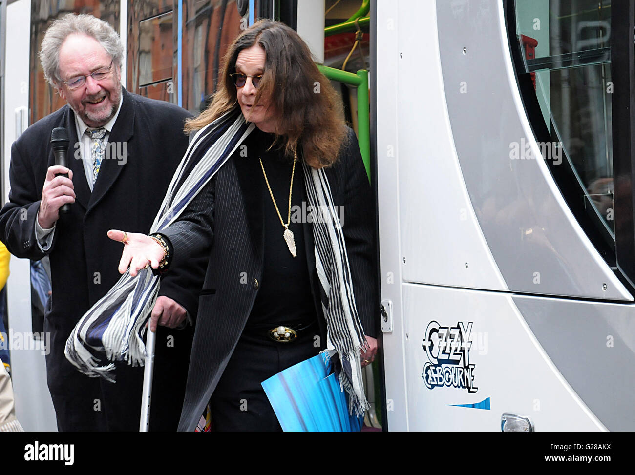 Le leader du groupe Black Sabbath Ozzy Osbourne lance une Midland Metro tram porte son nom, sur