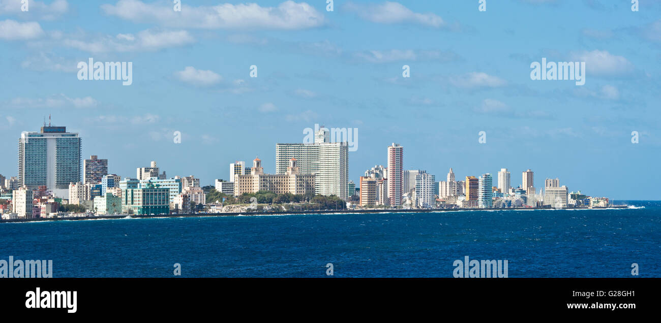 Photo 3 une croix vue panoramique de La Havane le long du Malecón prises à partir de El Morro Château (forteresse). Banque D'Images