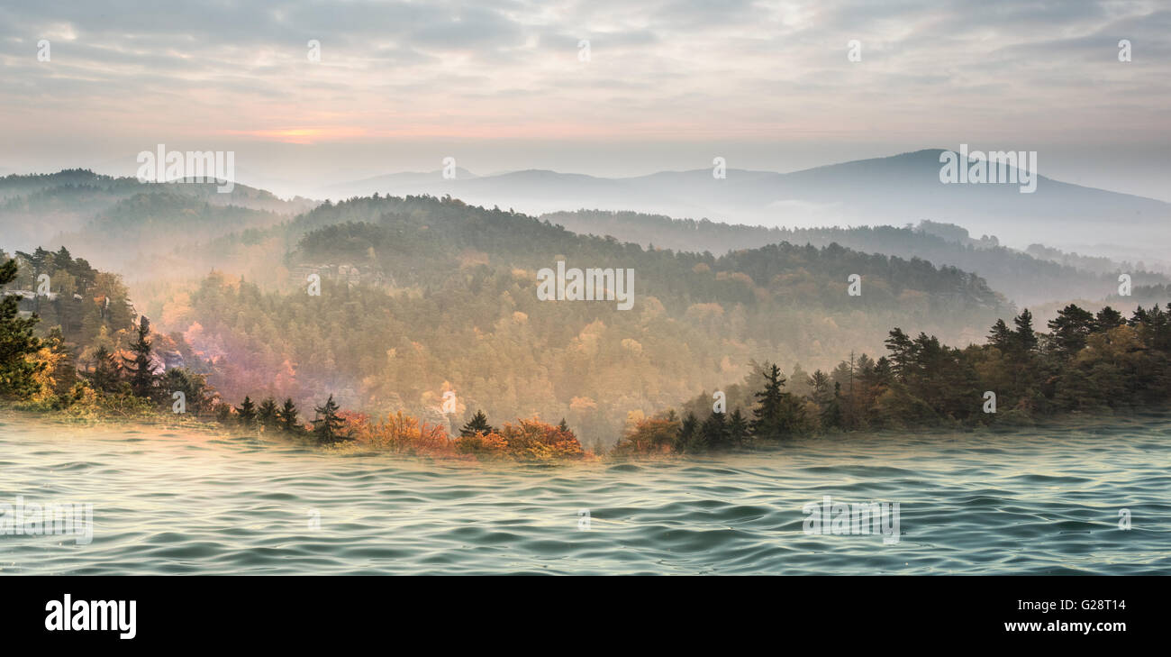 Image composite de beau jour dans l'eau Banque D'Images