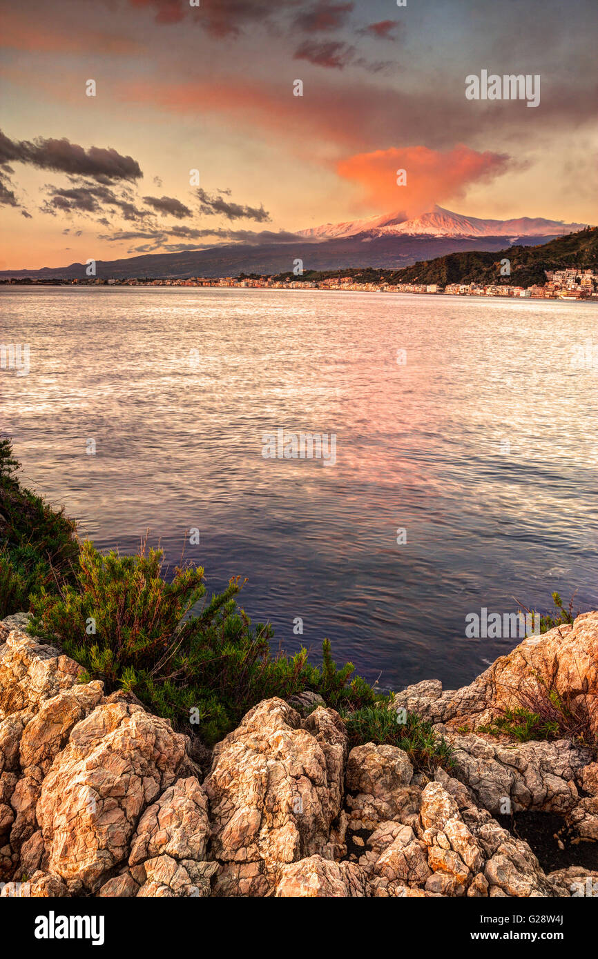 Sicile : vu de l'Etna Taormina au lever du soleil Banque D'Images