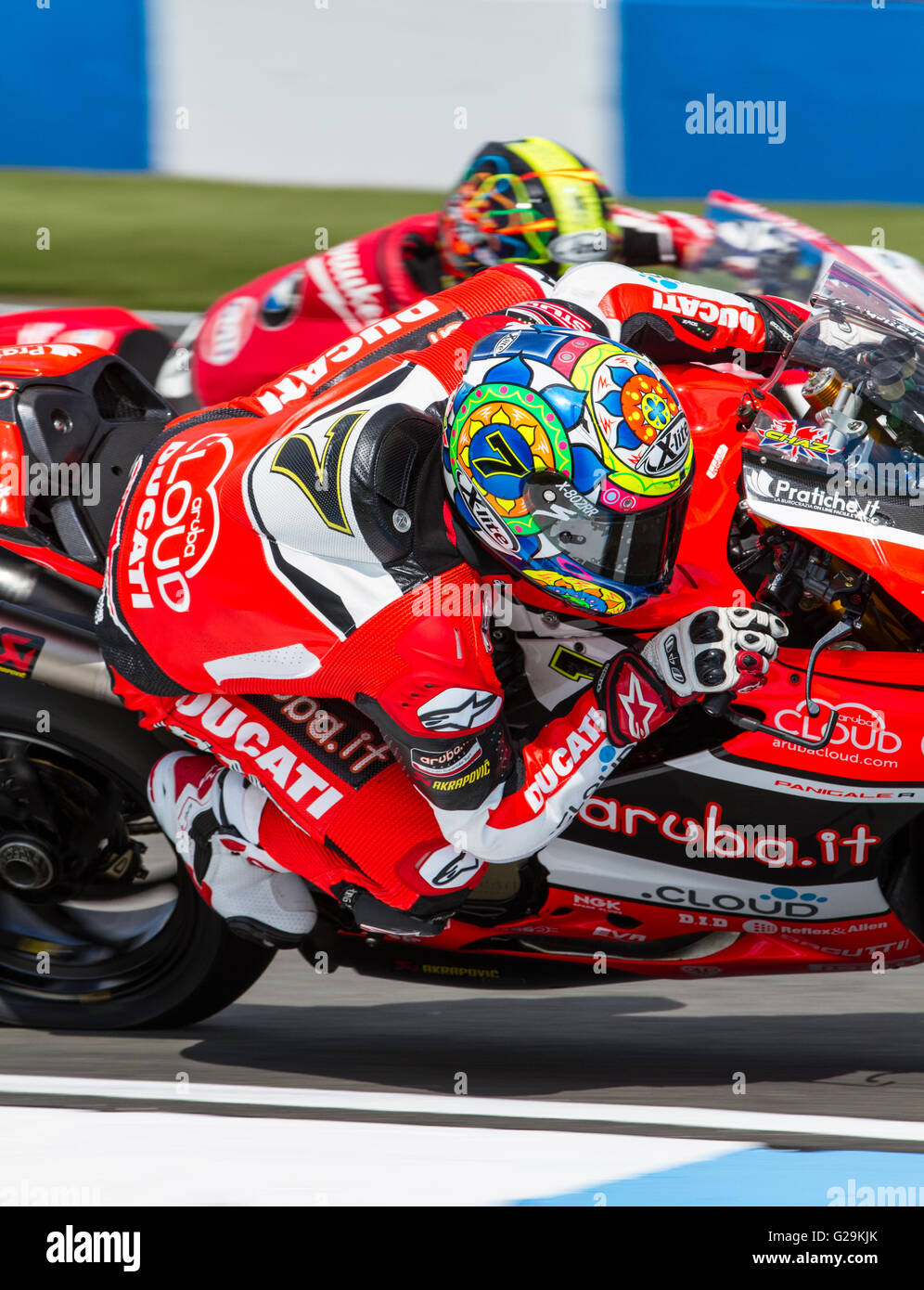 Donington Park, Royaume-Uni. 27 mai, 2016. World Superbikes britannique d'Acerbis 7 Ronde à Donington Park. # 7 Chaz Davies - Équipe ARUBA.IT RACING - DUCATI à la Melbourne Hairpin Crédit : Steven re/Alamy Live News Banque D'Images