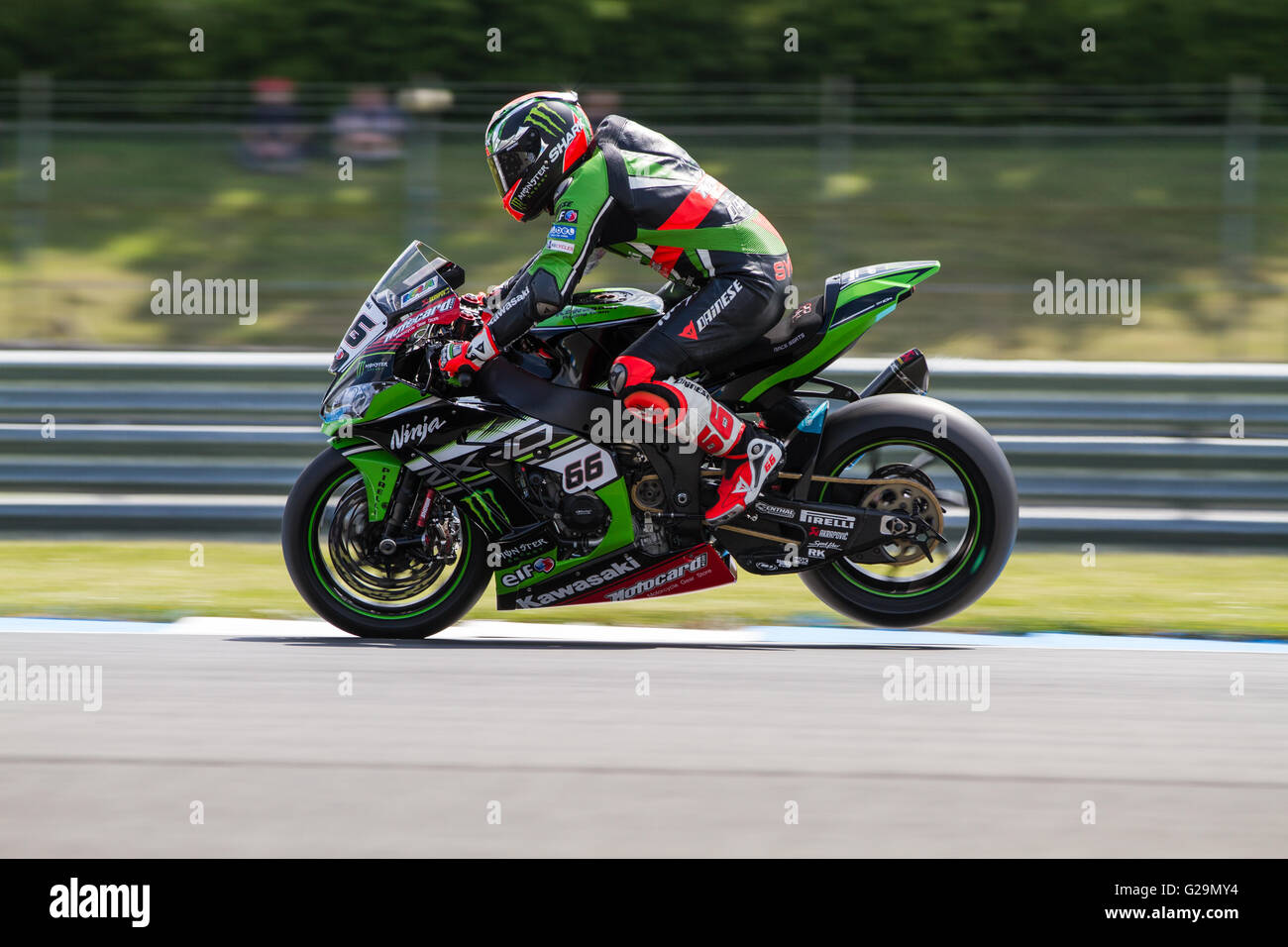 Donington Park, Royaume-Uni. 27 mai, 2016. # 66 Tom Sykes - l'équipe KAWASAKI RACING TEAM entrant Goddards corner Crédit : Steven re/Alamy Live News Banque D'Images