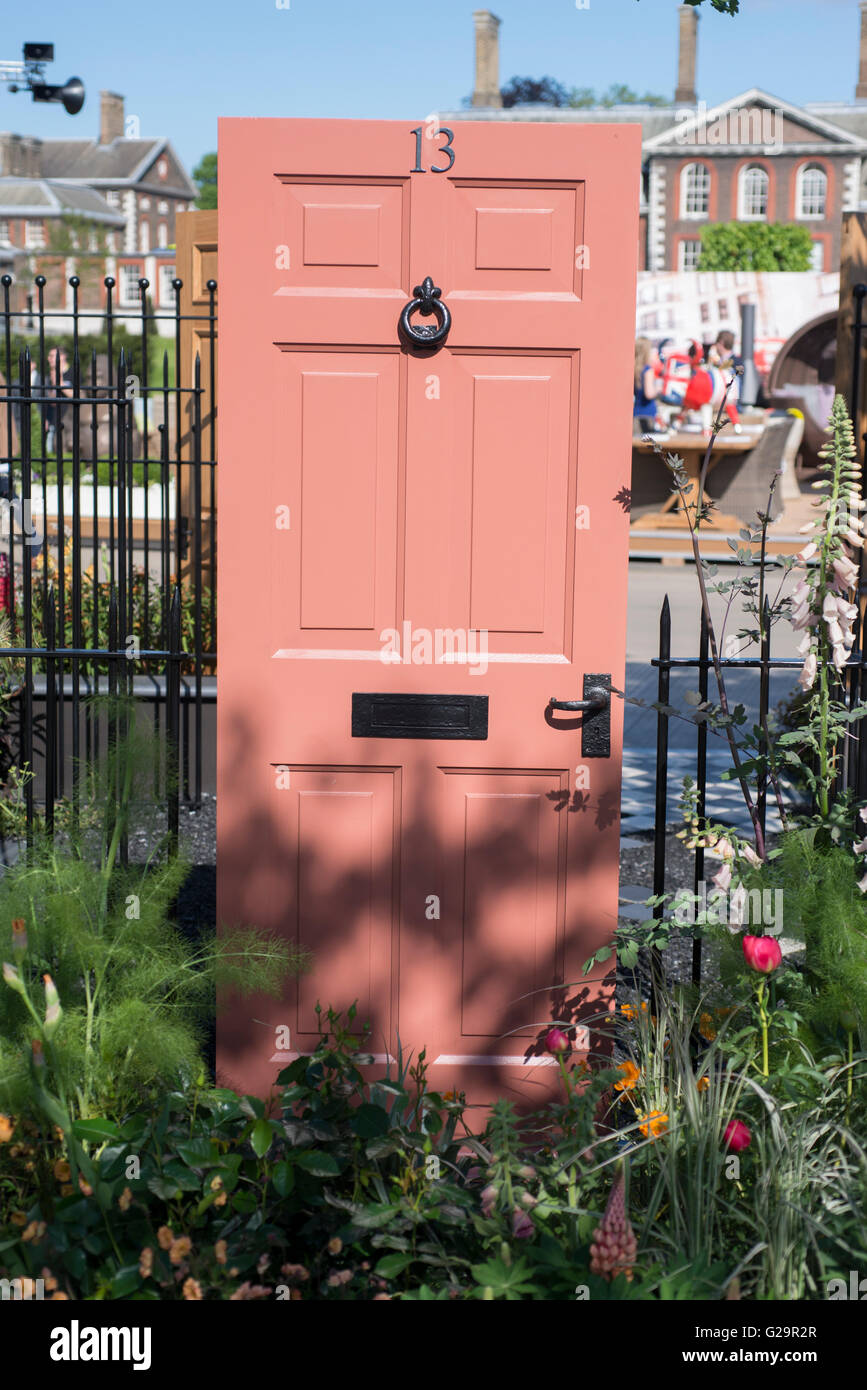 2016 RHS Chelsea Flower Show, l'Esclavage Moderne, Le Jardin Designer Juliette Sargeant Banque D'Images