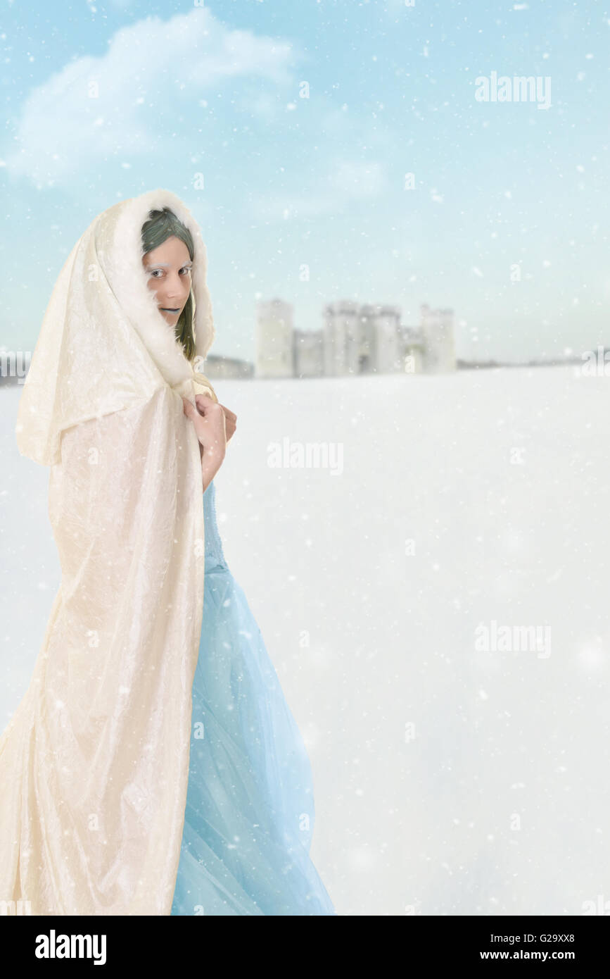 La princesse d'hiver dans la neige Banque D'Images