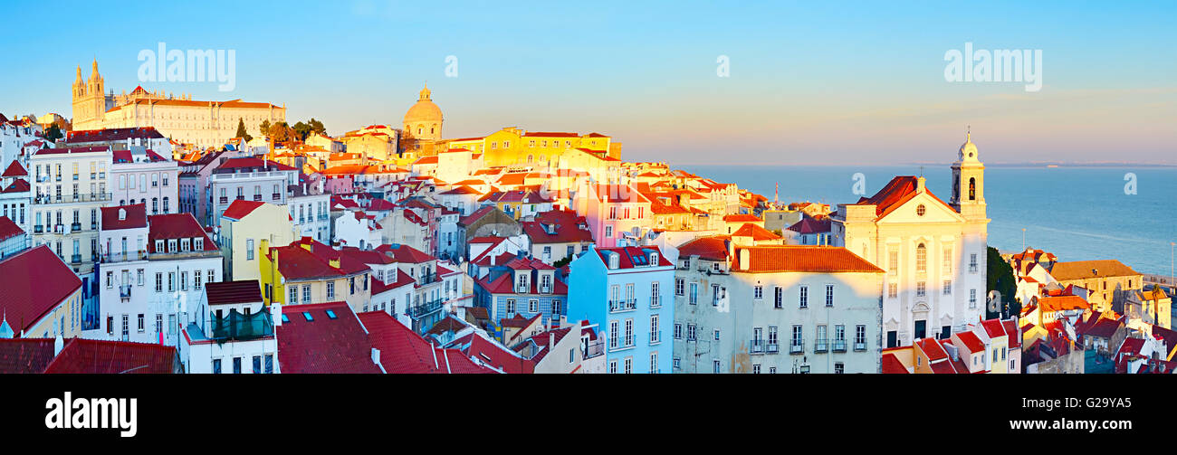 Célèbre d'Alfama - Vieille ville de Lisbonne. Portugal Banque D'Images
