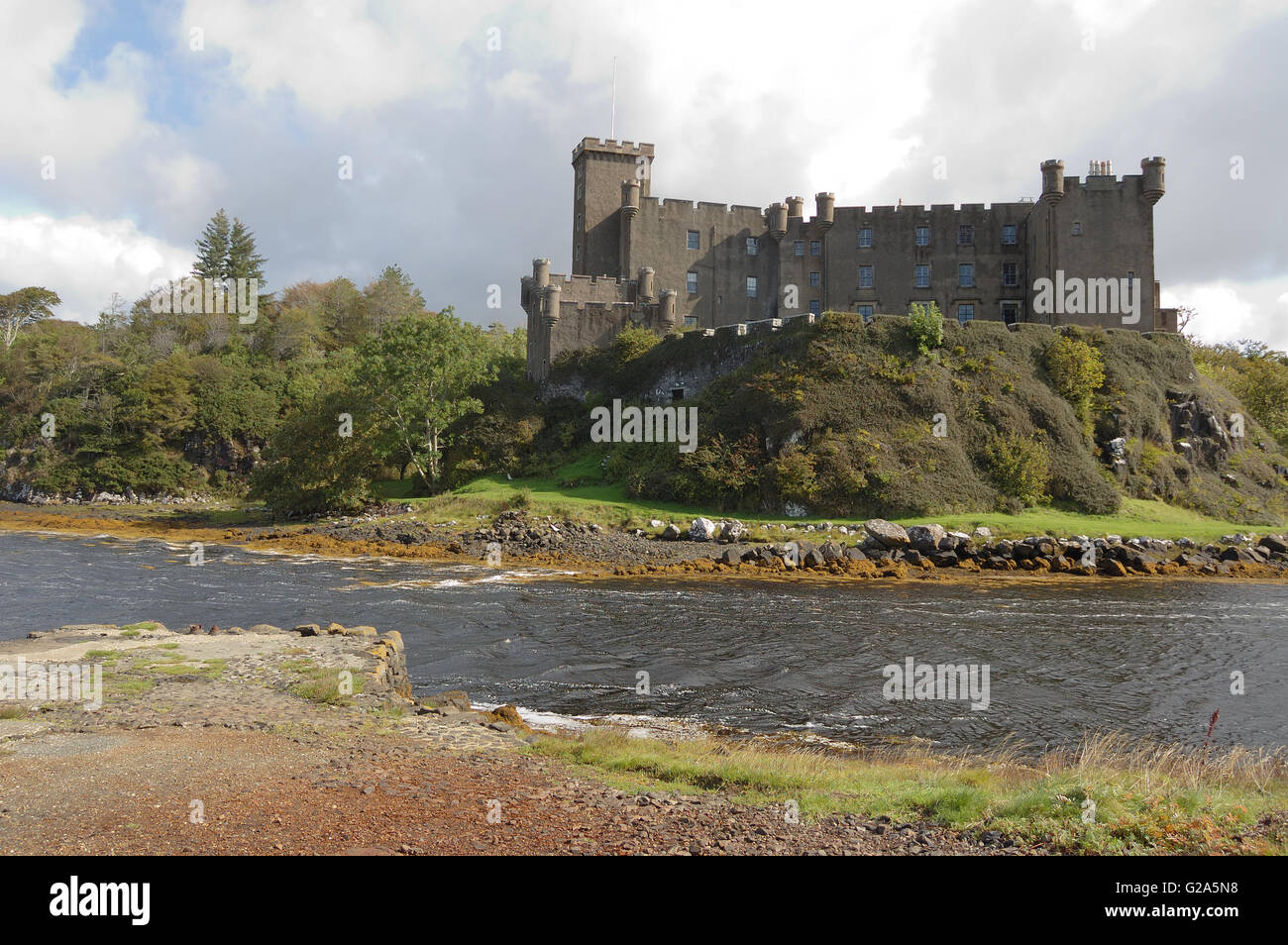 Château de Dunvegan et Harbour sur l'île de Skye, en Ecosse Banque D'Images