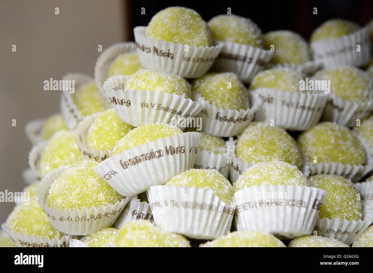 Bonbons dans une boulangerie dans le village historique d'Erice, Italie. Banque D'Images