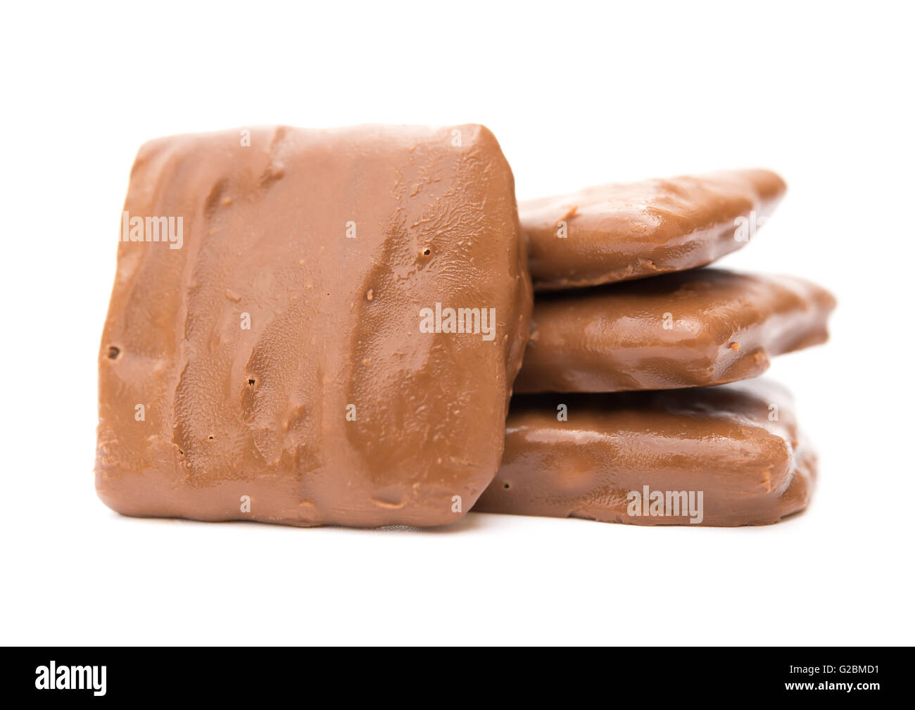 Forme carrée blocs de chocolat sur un fond blanc Banque D'Images