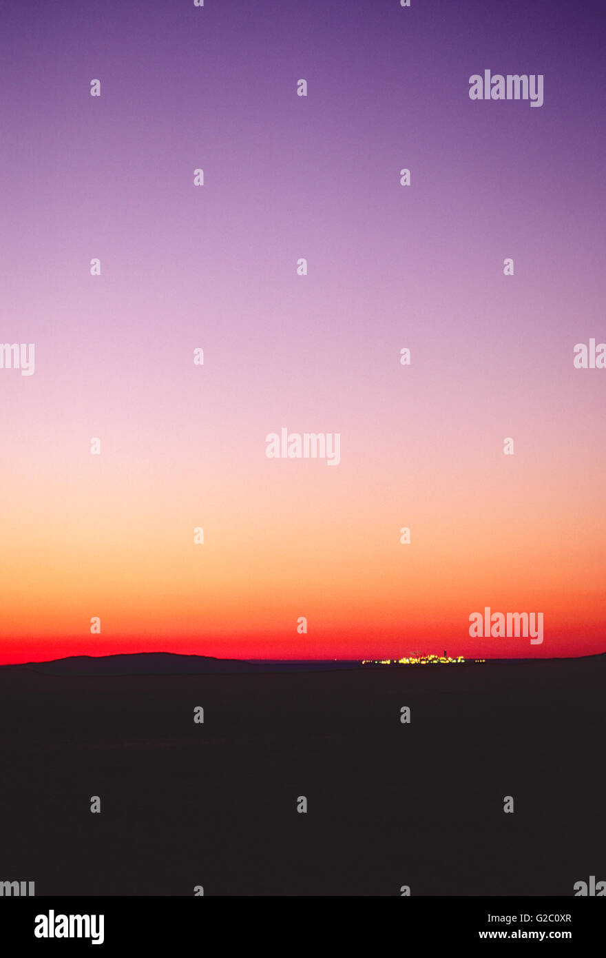 La centrale au charbon, au coucher du soleil ; près de Shiprock, Nouveau Mexique, USA Banque D'Images