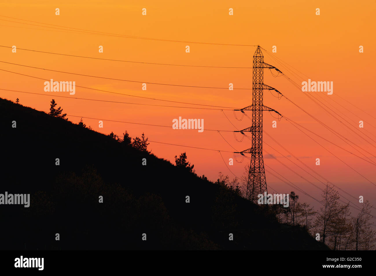 Tour de transmission au coucher du soleil Banque D'Images