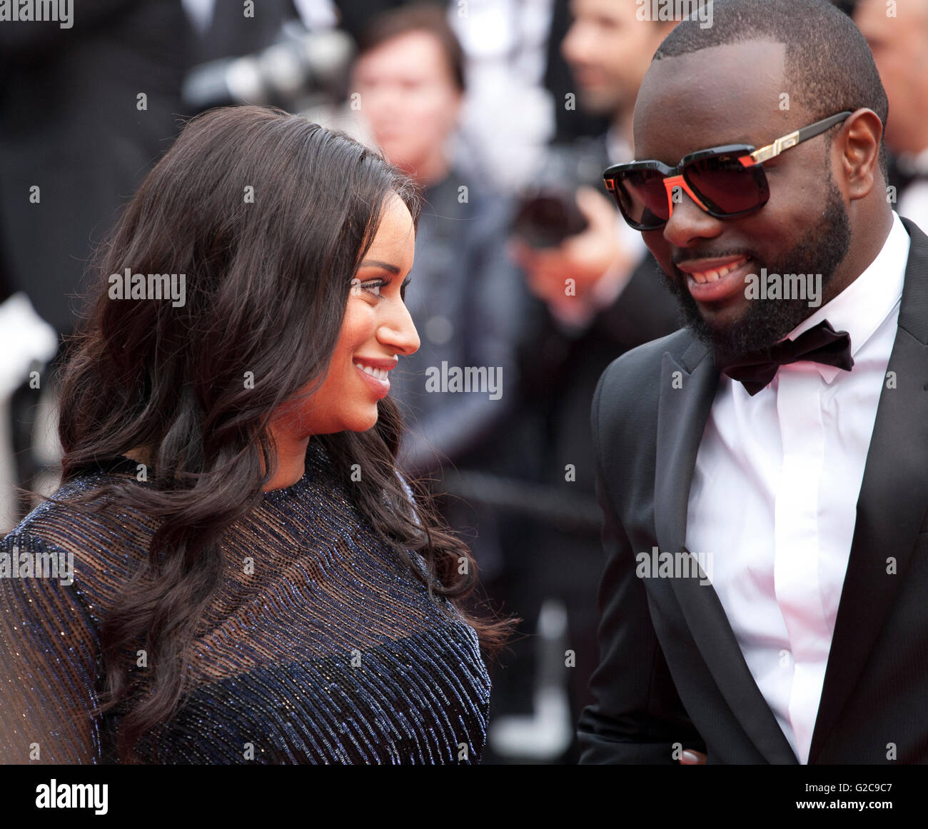 Le rappeur Maitre Gims et DemDem à la projection de gala pour le film The BFG à la 69ème Festival du Film de Cannes, Samedi 14 Mai 20 Banque D'Images