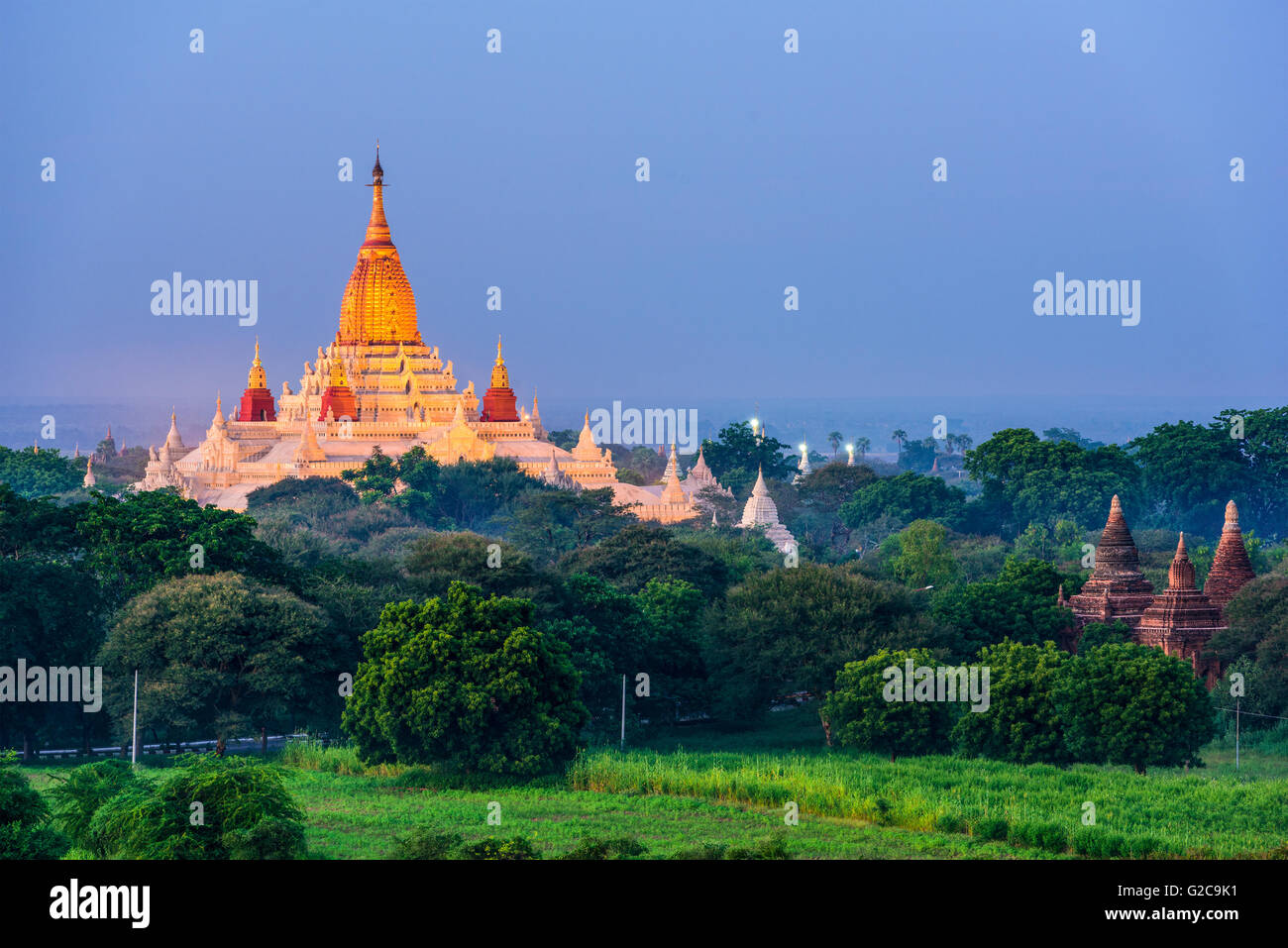 Bagan, Myanmar temples dans la zone archéologique. Banque D'Images