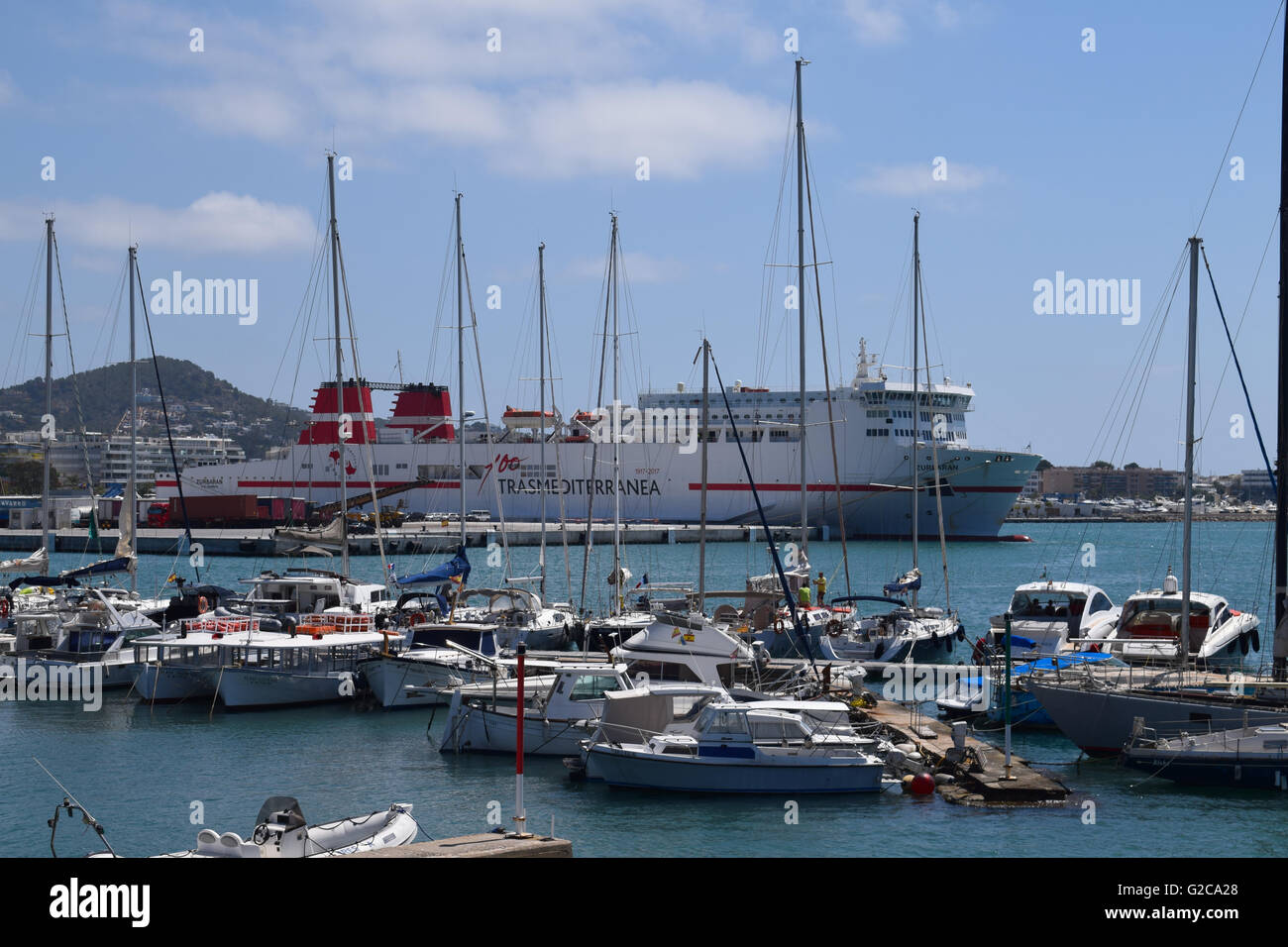 Cross Channel ferry accoste au port d'Ibiza Banque D'Images