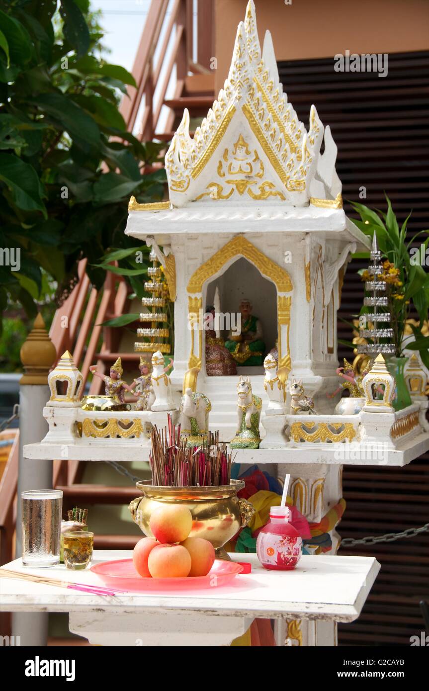 Thai spirit house avec des offres Banque D'Images