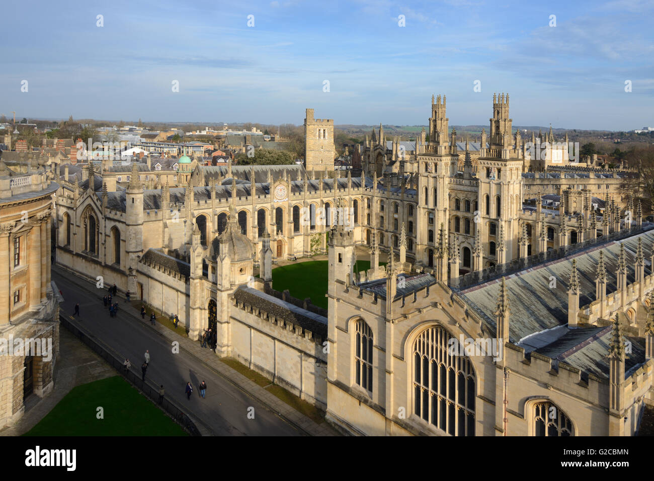 Flèches et toits de All Souls College de l'Université Oxford en Angleterre Banque D'Images