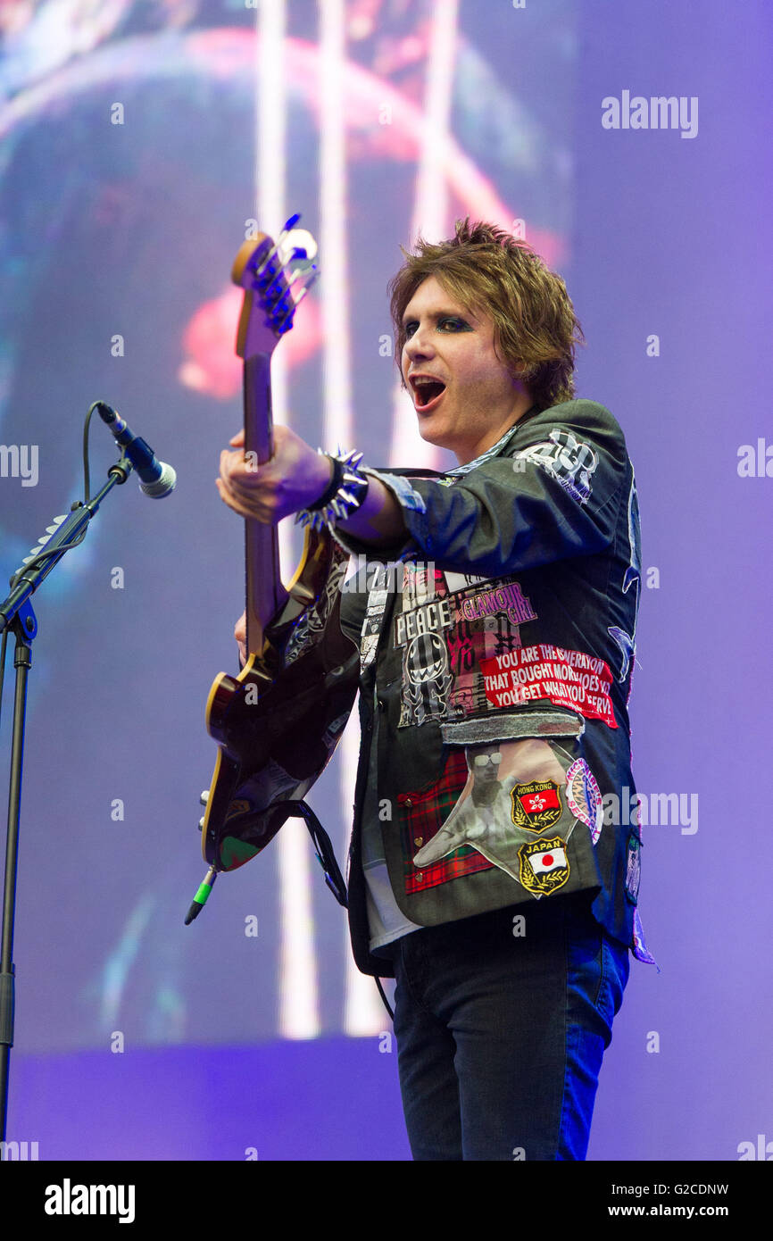 Manic Street Preachers effectuer à Swansea's stade Liberty le 28 mai 2016. La photo montre le bassiste Nicky Wire. Banque D'Images