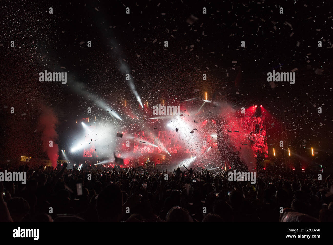 Manic Street Preachers effectuer à Swansea's stade Liberty le 28 mai 2016 sur leur tournée anniversaire tout doit disparaître. Banque D'Images