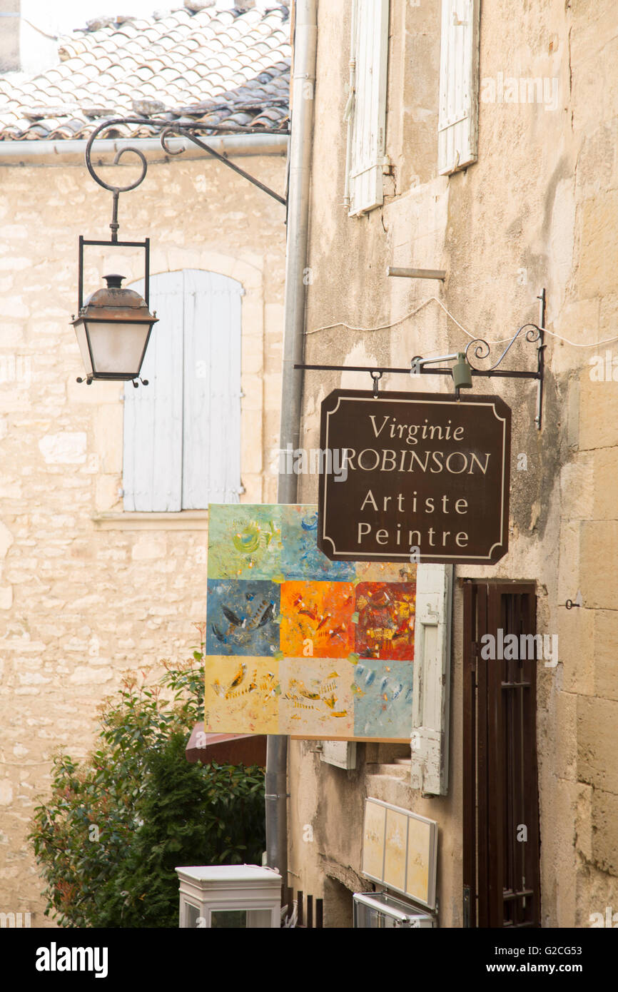 Virginie Robinson Art Gallery Signe, village de Gordes, France Banque D'Images