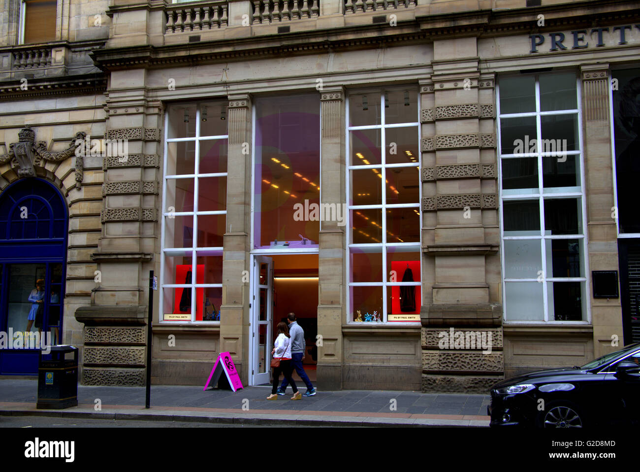 Glasgow, Royaume-Uni. 28 mai, 2016. Le célèbre styliste britannique Paul Smith a ouvert son premier magasin écossais, un pop-up concept magasin,whuch est ouvert pour une durée de six mois. Son sentiment spécial pour la ville a été récemment mis en lumière dans son 'Bonjour, mon nom est Paul Smith' exposition qui a couru dans 'Le Phare' de centre de conception plus tôt cette année. Credit : Gérard ferry/Alamy Live News Banque D'Images