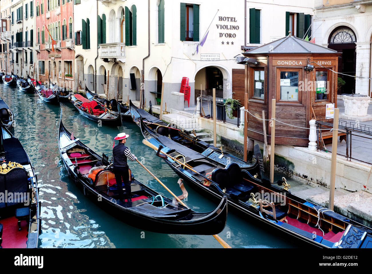 Gondoles de Venise, Vénétie, Italie Banque D'Images