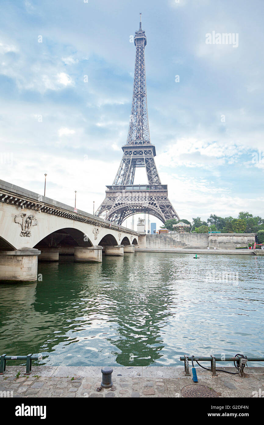 La Tour Eiffel et de la Seine, Paris, France Banque D'Images