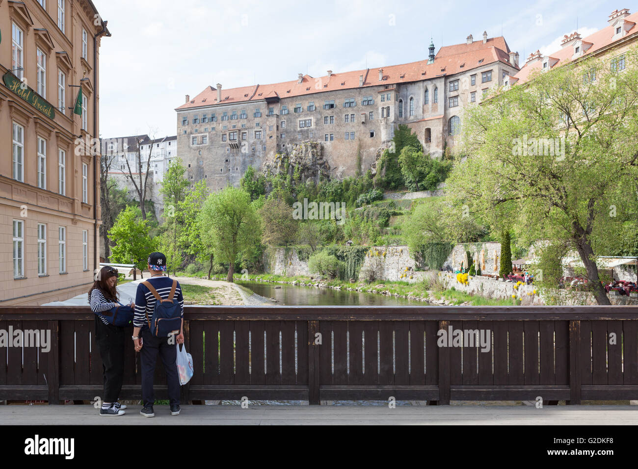 Le château de Český Krumlov - site du patrimoine mondial de l'UNESCO sur la rivière Vltava en République tchèque, en Europe Banque D'Images