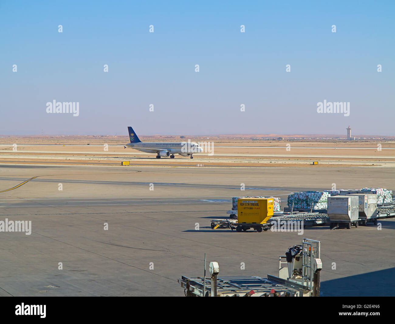 Riyadh - Mars 01 : la préparation des avions au décollage de l'aéroport King Khalid à Riyad le 01 mars 2016 à Riyad, en Arabie Saoudite. Riyad Banque D'Images