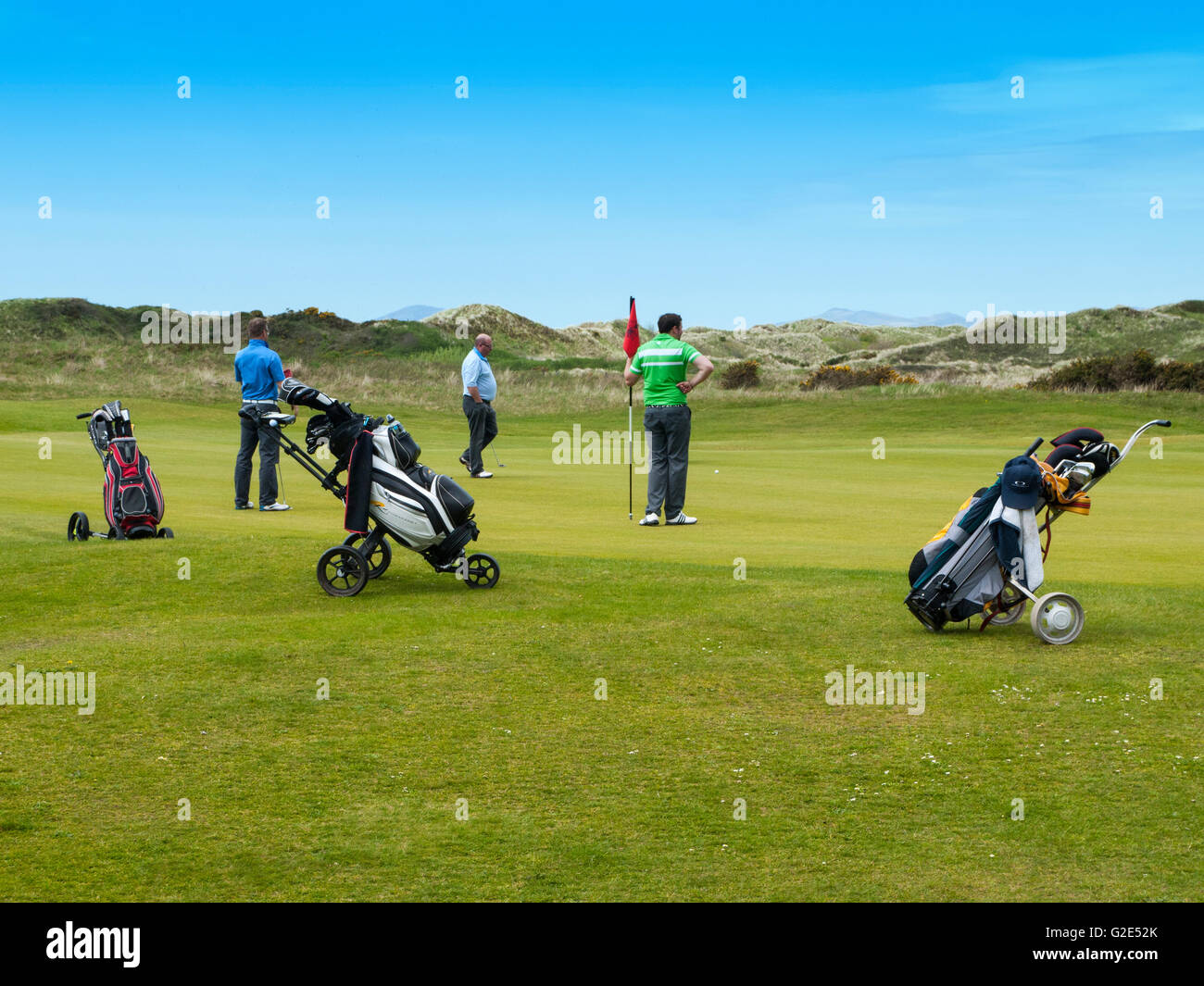 Jouer au golf au Pays de Galles UK Banque D'Images