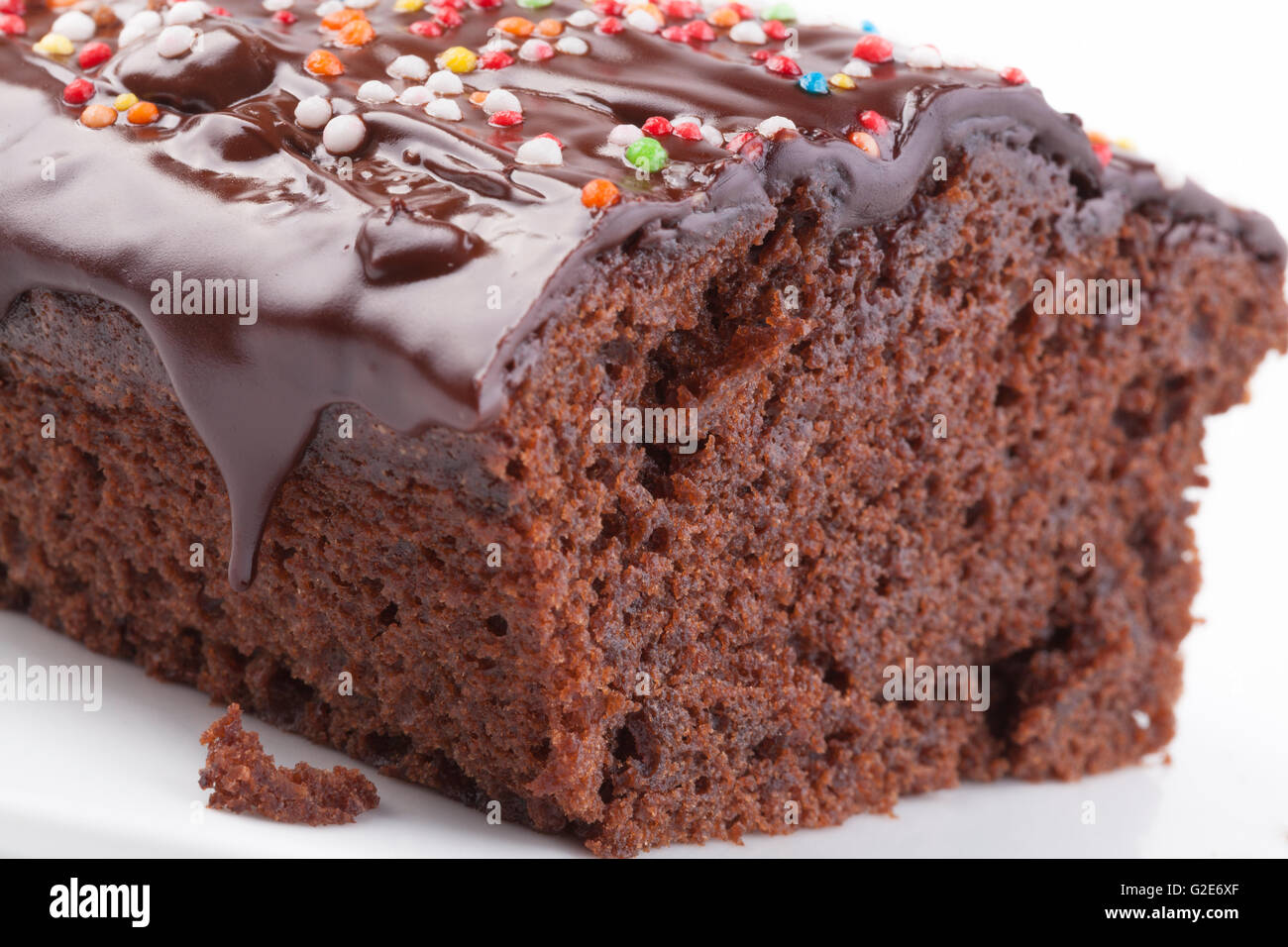 Gateau Moelleux Au Chocolat Avec Des Bonbons Colores Sur Le Dessus Isolated On White Photo Stock Alamy Gateau Moelleux Au Chocolat Avec Des Bonbons Colores Sur Le Dessus Isolated On White Photo Stock Alamy