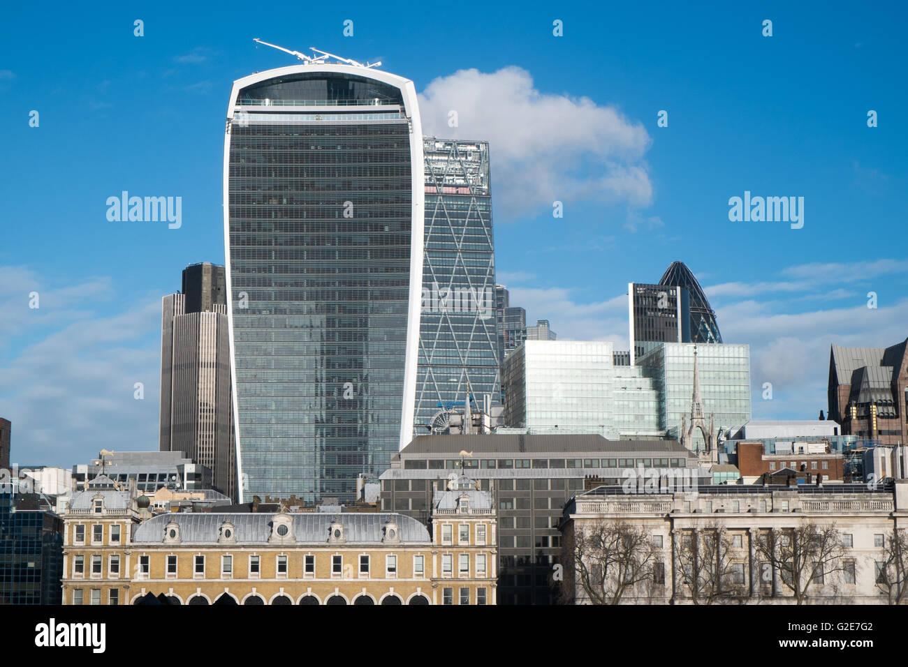 Vue de la ville de Londres y compris cheesegrater, talkie walkie gherkin et bâtiments de London South Bank, Angleterre, Royaume-Uni Banque D'Images